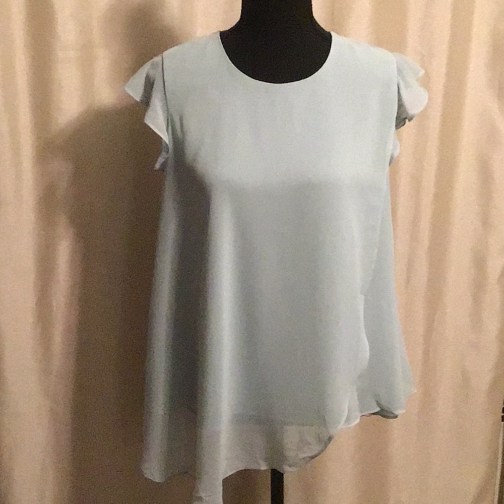 Flowy sleeves gorgeous top